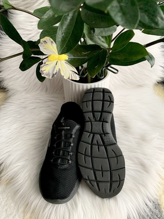 Skechers 39 czarne logo wsuwane