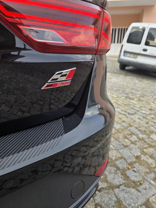 SEAT Leon ST CUPRA 300 Performance 4Drive DSG