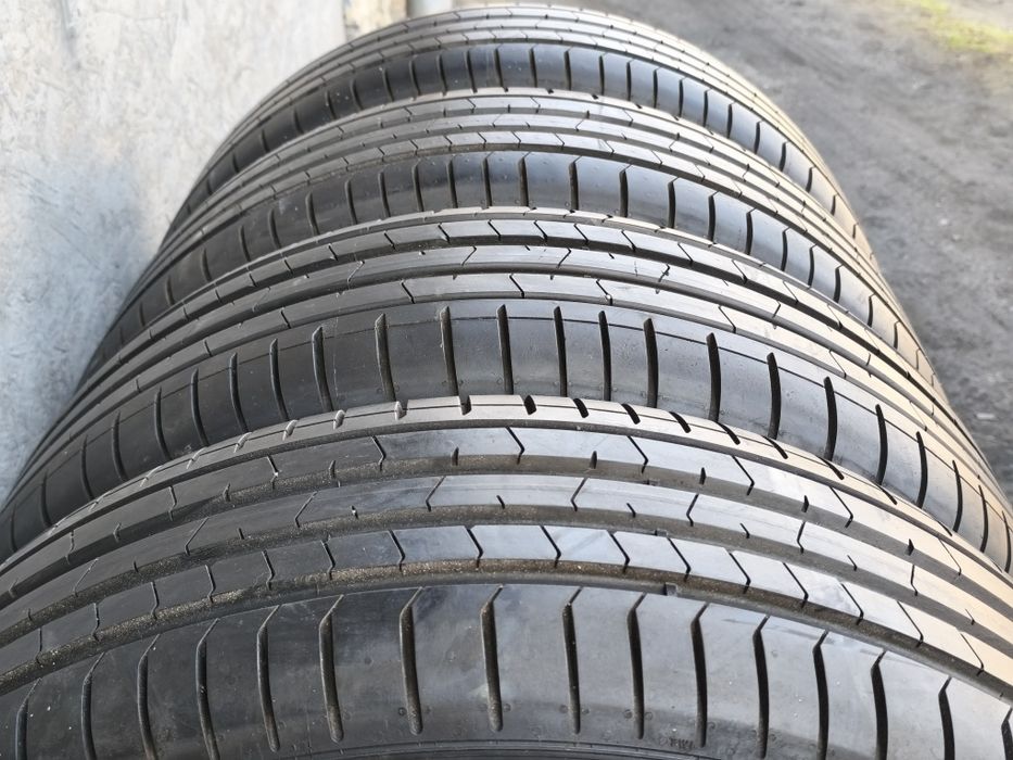 235/50R19 99W Pirelli P Zero