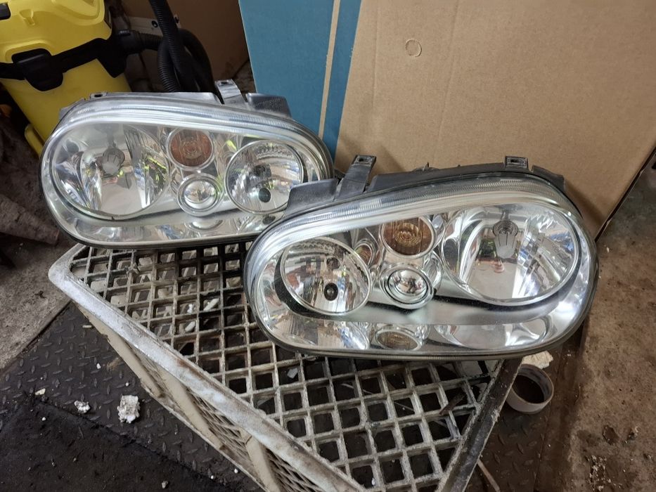 Volkswagen Golf IV Lampy Przód Komplet 015B 016B