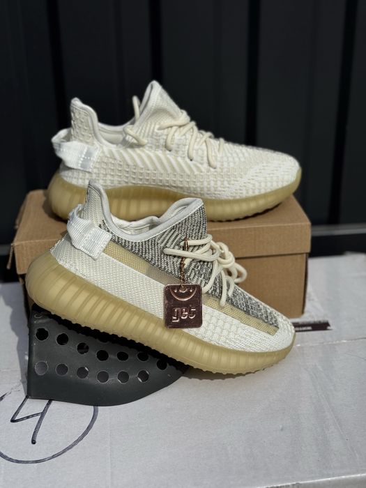 Кросівки Adidas Yeezy Boost 350 V2