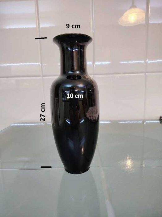 Jarra negra em vidro
