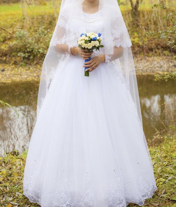 Весільна сукня