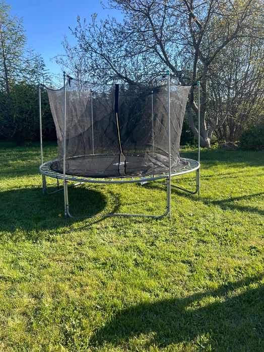 Trampolina ogrodowa