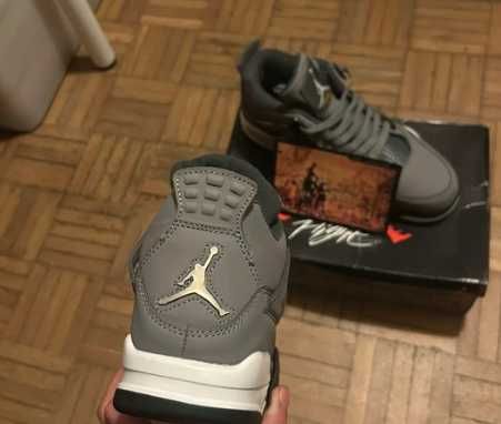 Jordan4 Cinzentos 43