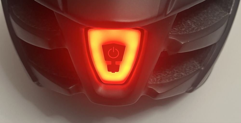 Kask rowerowy Shinmax HT-29 z lampką USB i wizjerem