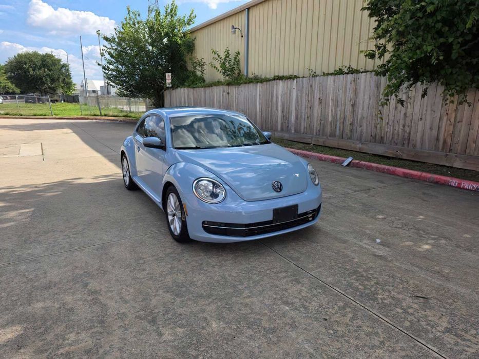 Volkswagen Beetle      2015
