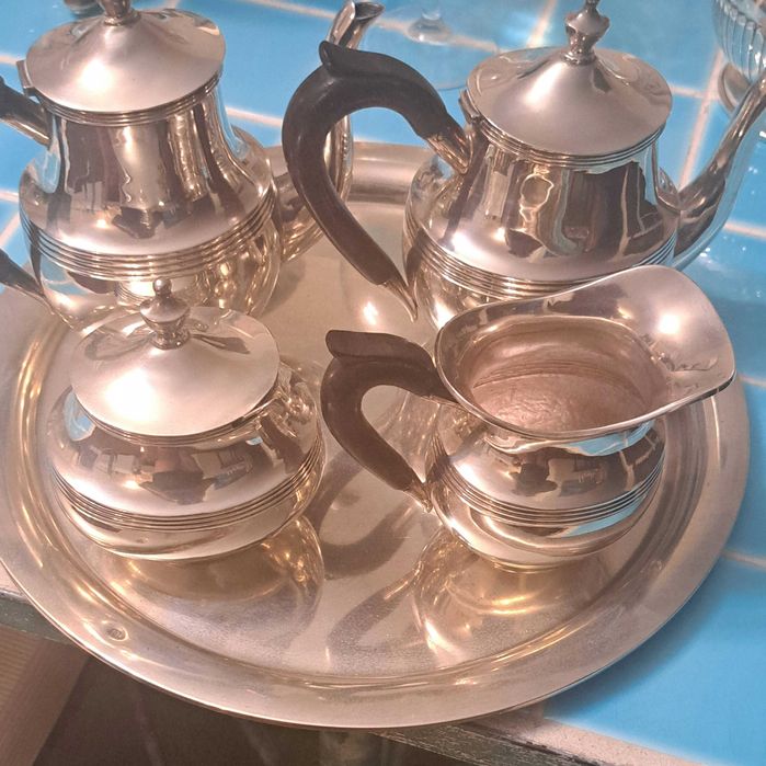 Magnífico serviço de chá/ café em prata portuguesa