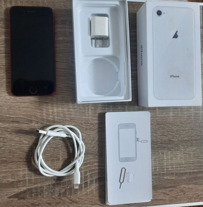 Продам Iphone 8/64