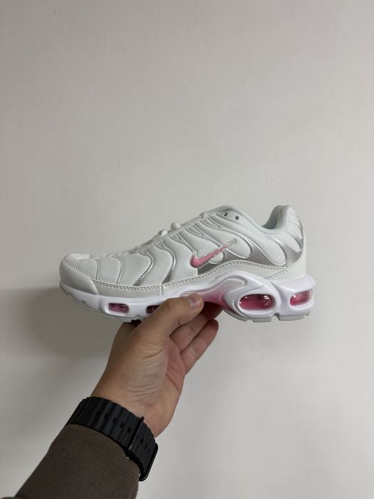 Кросівки Nike Air Max TN Plus White Grey Pink (37)