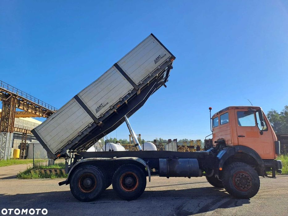 samochód  ciężarowy wywrotka  Mercedes 2628