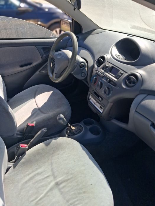 Toyota yaris set 1999 sol