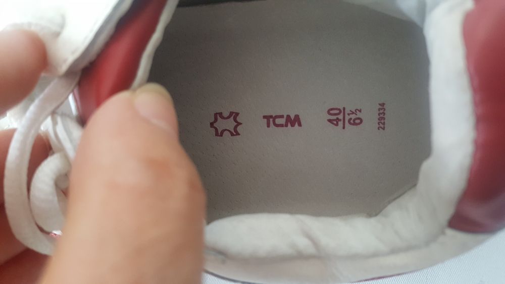 Buty sportowe TCHIBO 40 skórzane nowe