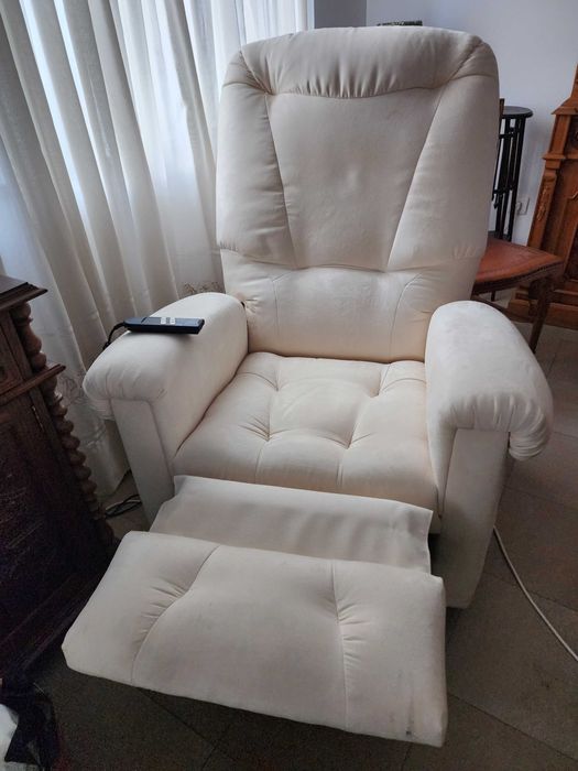 Poltrona colunex regulável eletricamente (como nova)