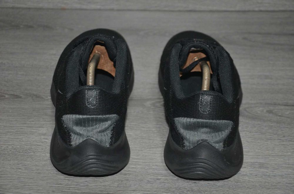 Продам кросівки Фірма Nike Flex Experience Rn 11.