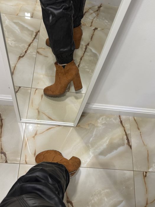 Używane brązowe botki