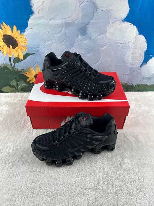 Pasuje bardzo dobrze do ubrań. Rozmiar.41