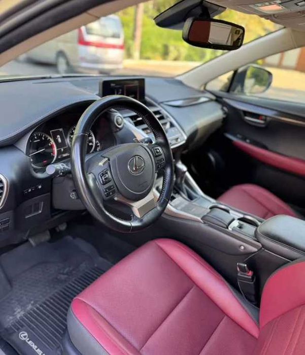 Lexus NX     2021