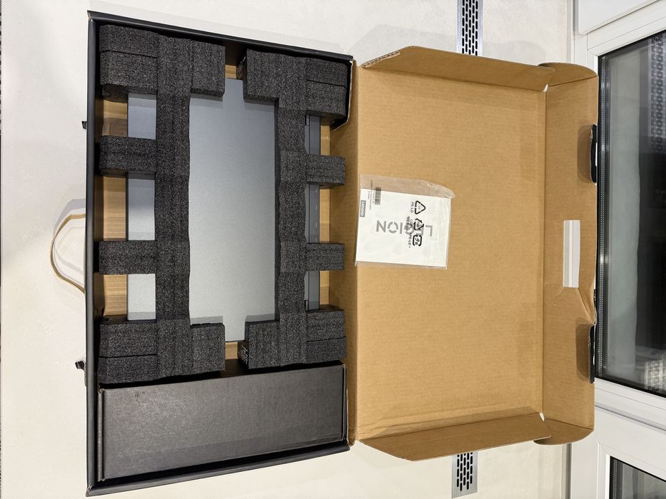 Lenovo Legion Pro 7 | 16IRX8H