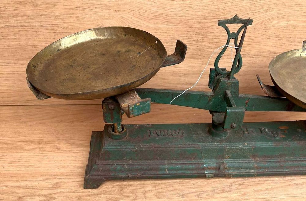 Balança de mesa antiga