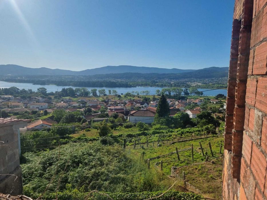 Moradia p/restauro com excelente vista Rio