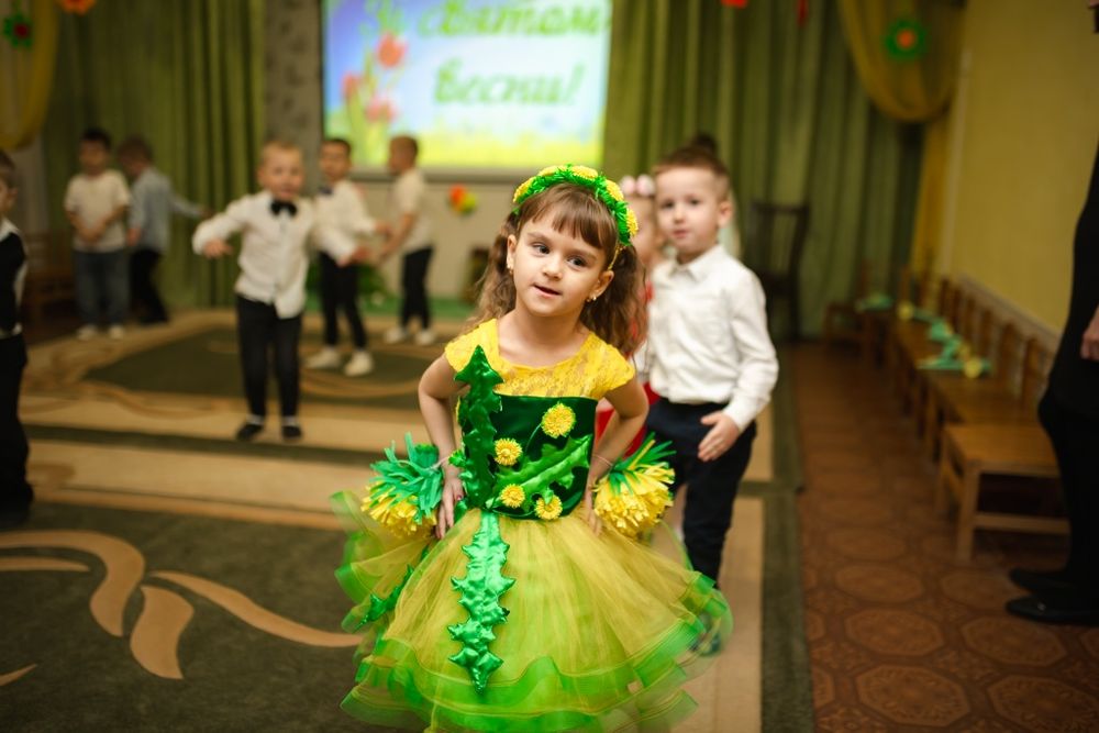 Сукня кульбабка на свято весни