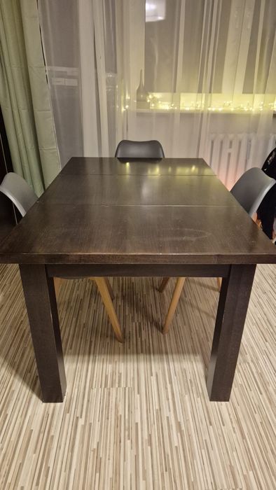 Stół rozkładany  +4 Krzesła