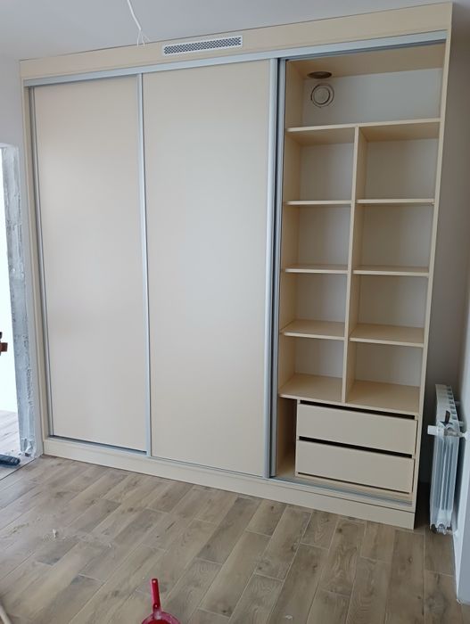 Szafa ubraniowa 253cm×266 cm