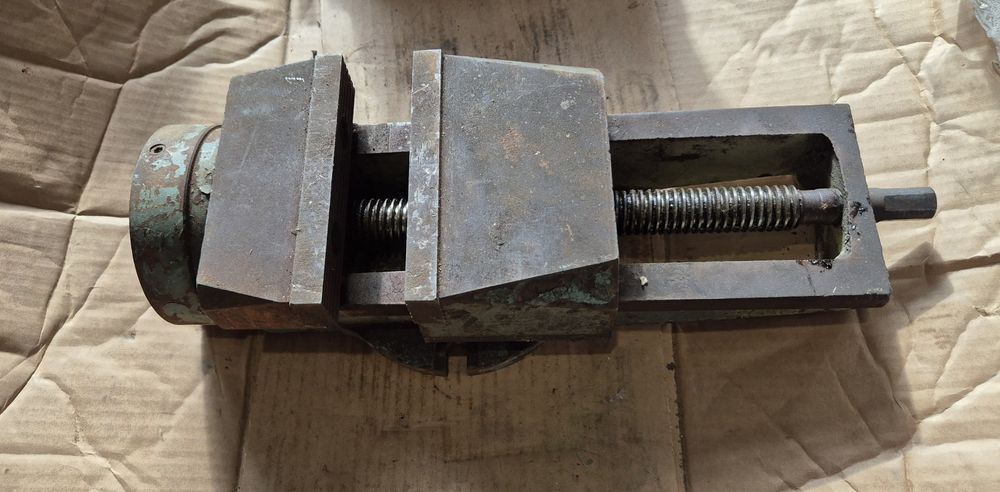 Тиски машинные 125 160 лещата 125 160