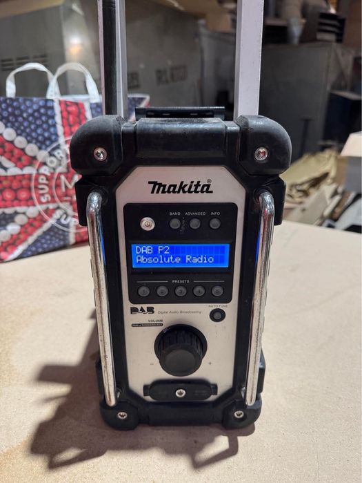 Makita radio dmr 2020 rok
