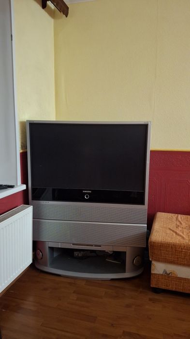 Продам телевизор проекционный Samsung SP-43H3HTR