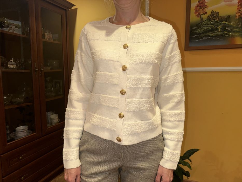 Светер на гудзики