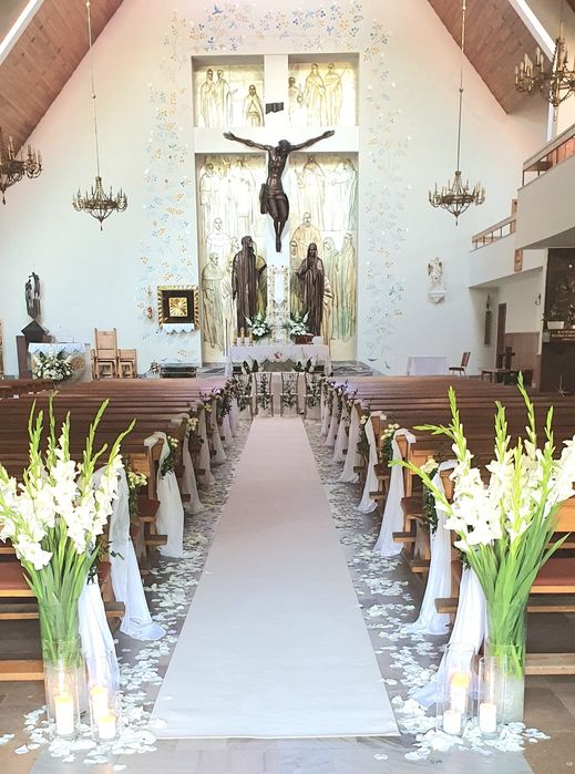 Biały dywan, dekoracja kościoła sali hymn o miłości, girlandy świetlne