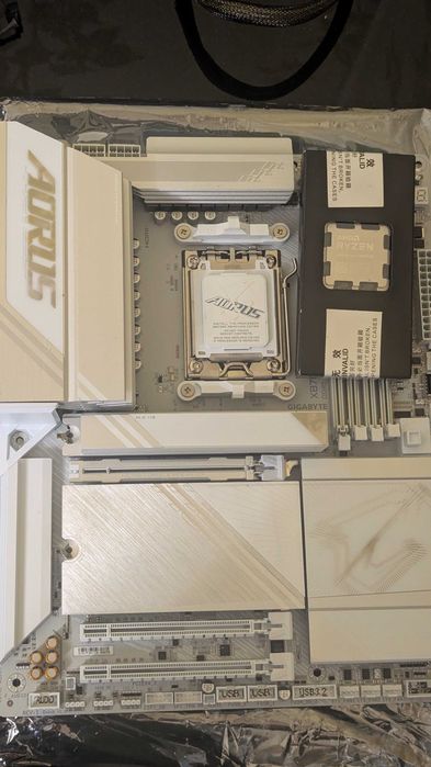 Комплект AMD Ryzen 7800X3D + Gigabyte X870E AORUS PRO ICE