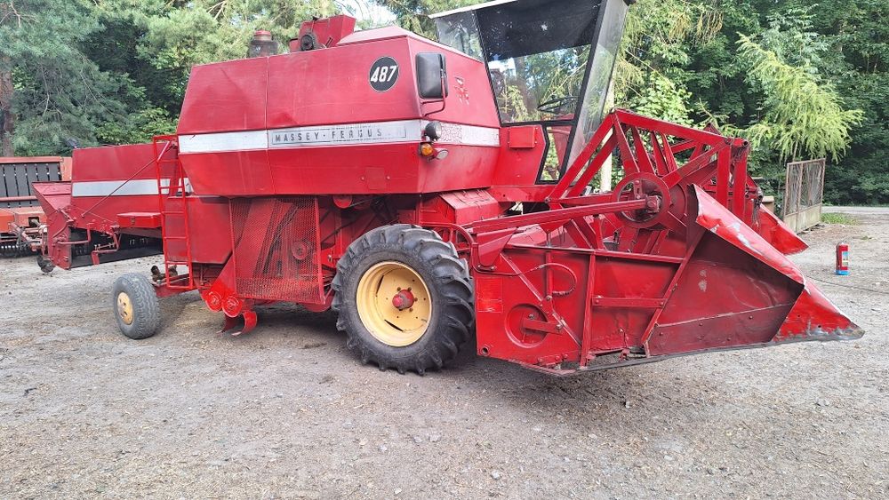 Kombajn Massey Ferguson 487