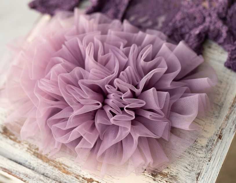 koronkowy strój dla noworodka do sesji zdjęciowej