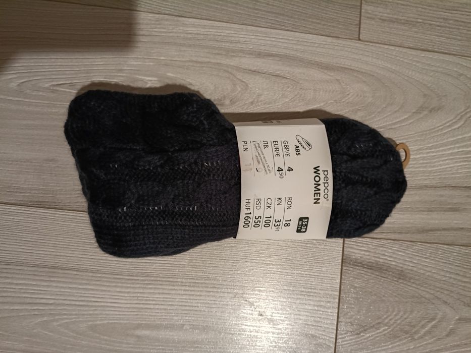 Nowe kapcie skarpetowe 35-38
