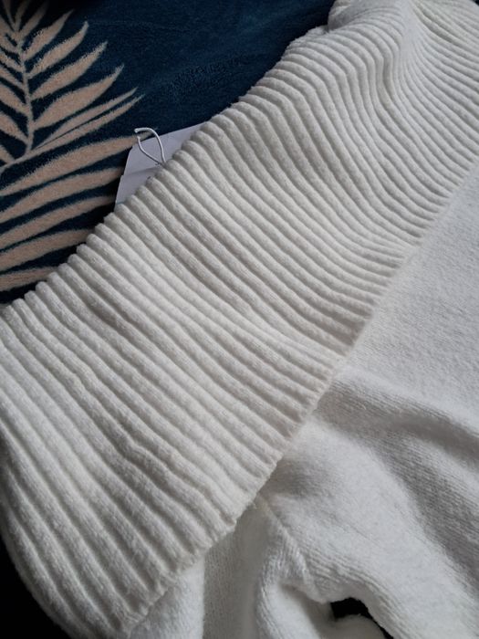 Кофта з спущеними рукавами