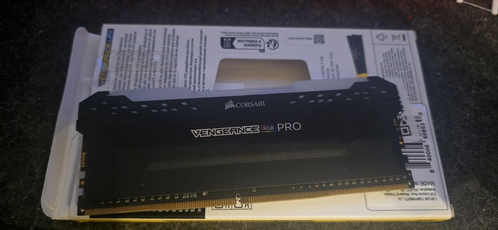 Memória RAM corsair 8gb 3200mhz cl 16