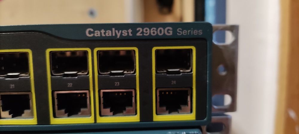 гігабітний cisco 2960G світч/коммутатор