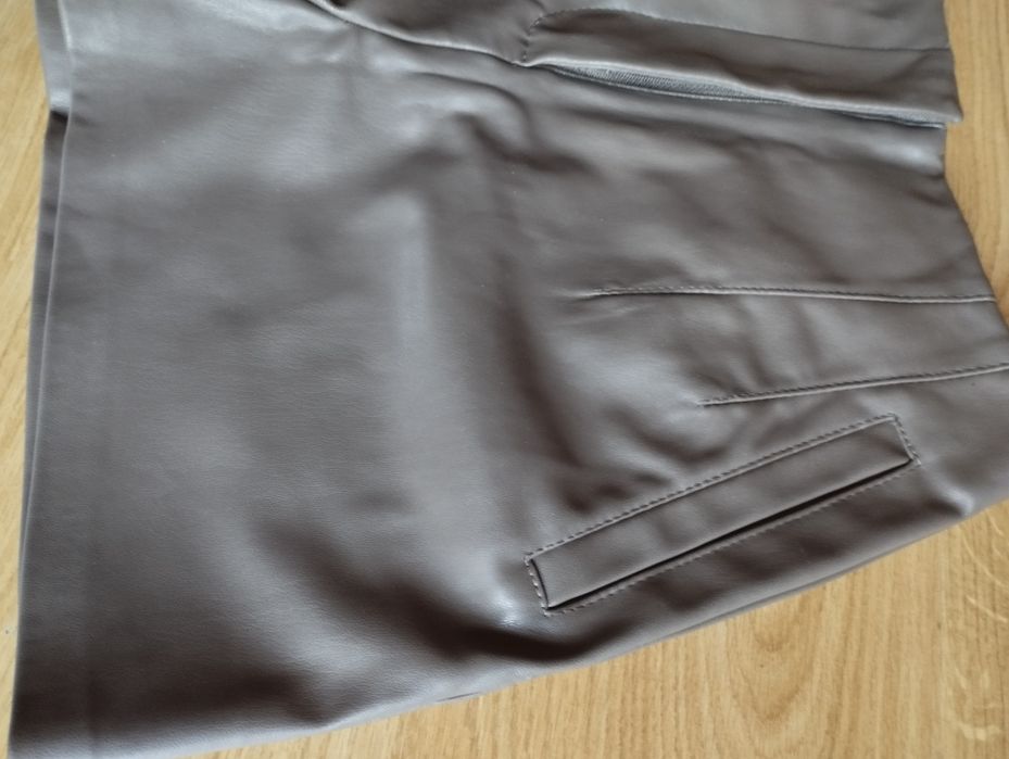 Szorty z ekoskóry -NOWE