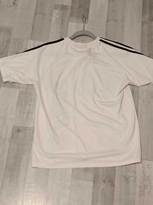 Puma x Ferrari Sportowy T-shirt – Mistrzowski Styl i Prędkość!