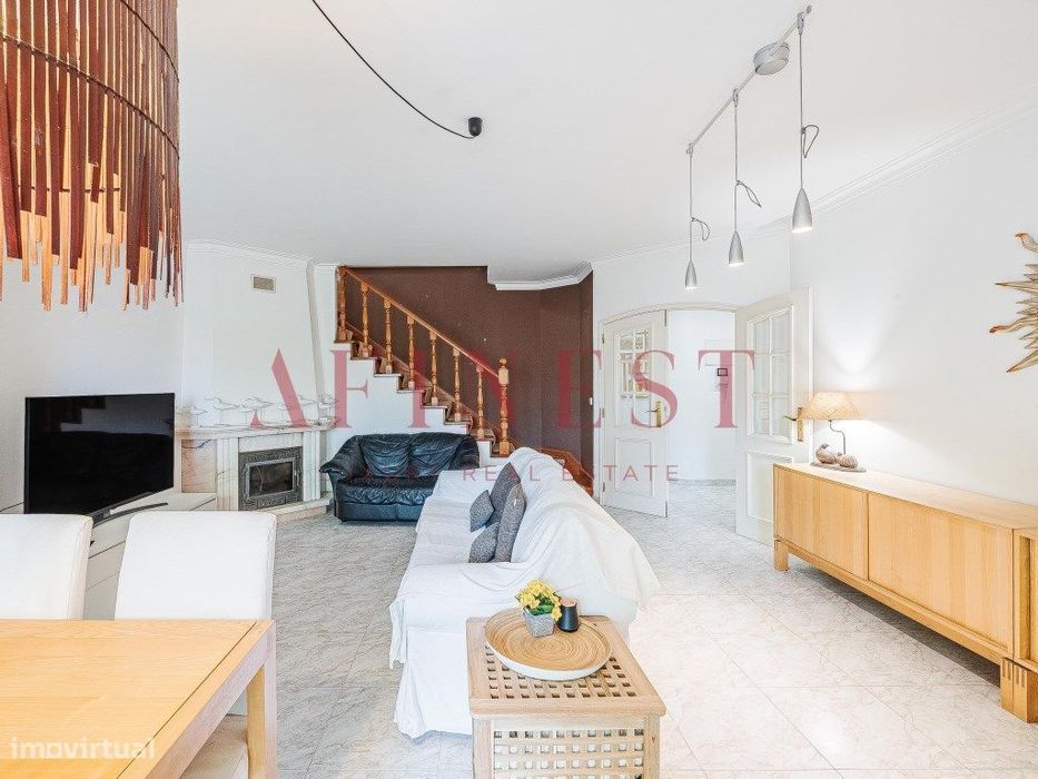 Apartamento T4 Duplex Na Quinta Barão