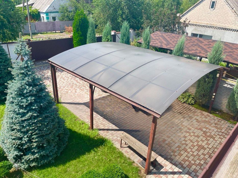 Продам уютный дом 246 м2 со своим выходом к речке в Новоалександровке