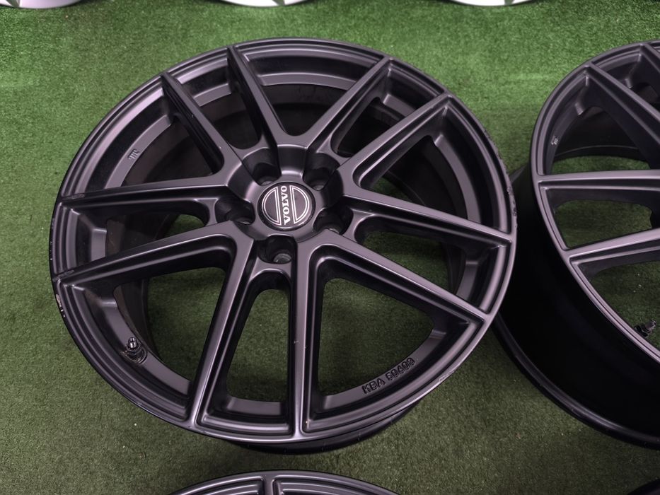 Czarne 18" felgi 5x108 et45 VOLVO Ford Peugeot Wysyłka