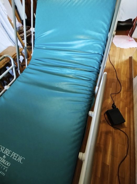 Медичне ліжко з електроприводом