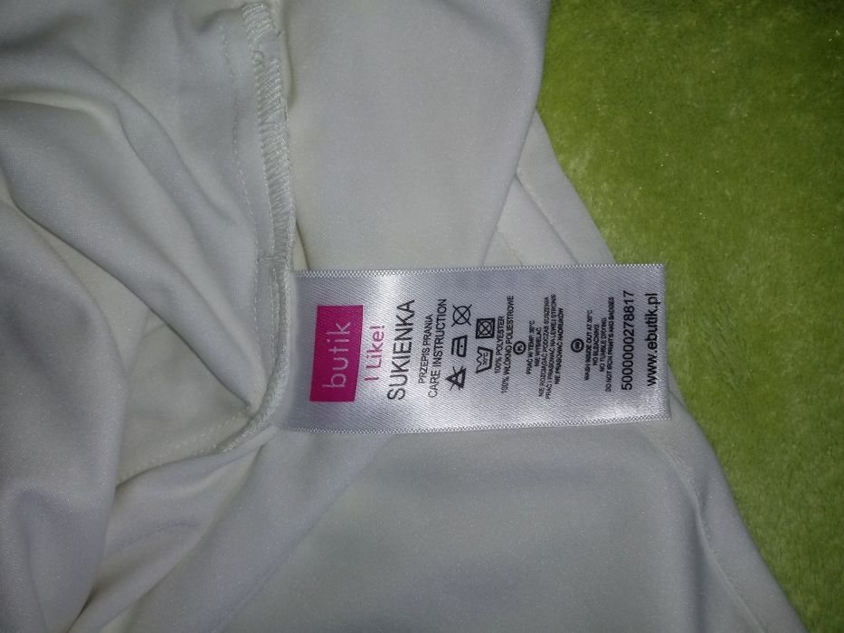 Biała sukienka kwiatki rozmiar M Butik