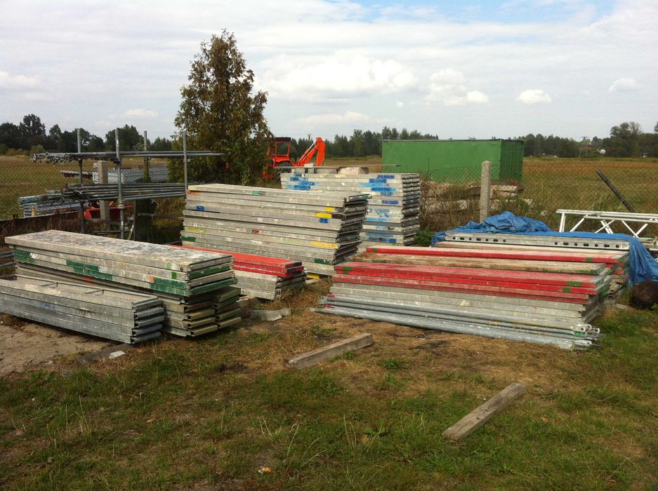 Rusztowanie elewacyjne 82 m2 używane 10x8,2 m Podest drewniany