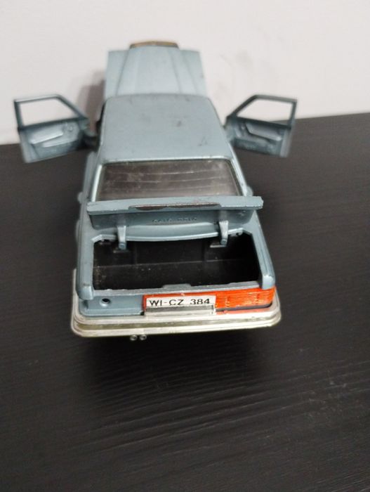 Mercedes 450 SEL S-Klasa W116 Sklala 1:24 Bburago