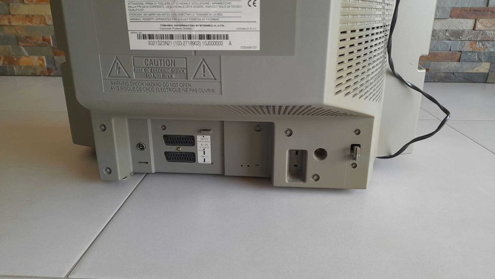 Vende-se Televisore CRT Toshiba -COMO NOVA